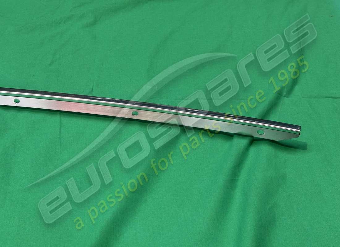 utilisé maserati modanatura lat. cromates complètes. numéro de pièce 670043123 (2)