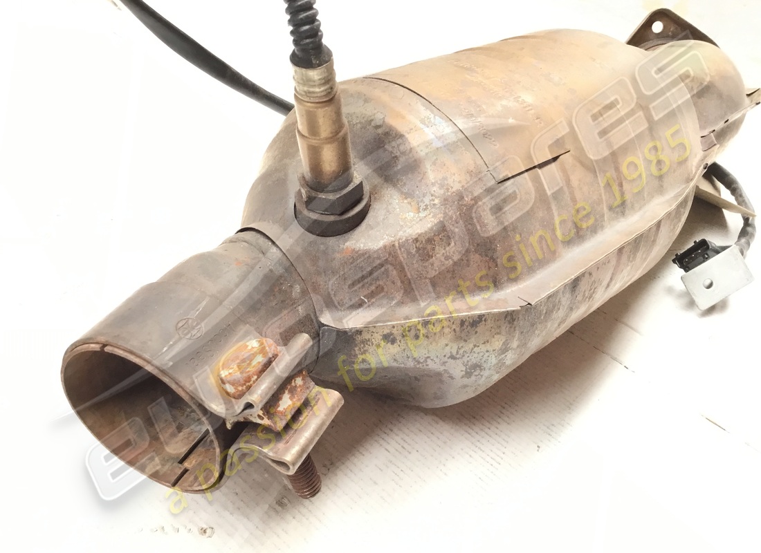 catalyseur rh utilisé ferrari complet. numéro de pièce 237816 (2)