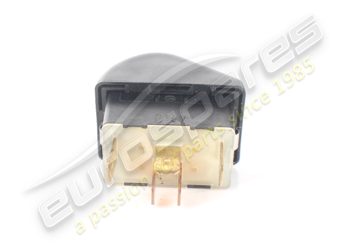 USED FERRARI SWITCH FOR ROOF LIGHT.. PART NUMBER 183232 (4) used ferrari switch for roof light.. part number 183232 (4)