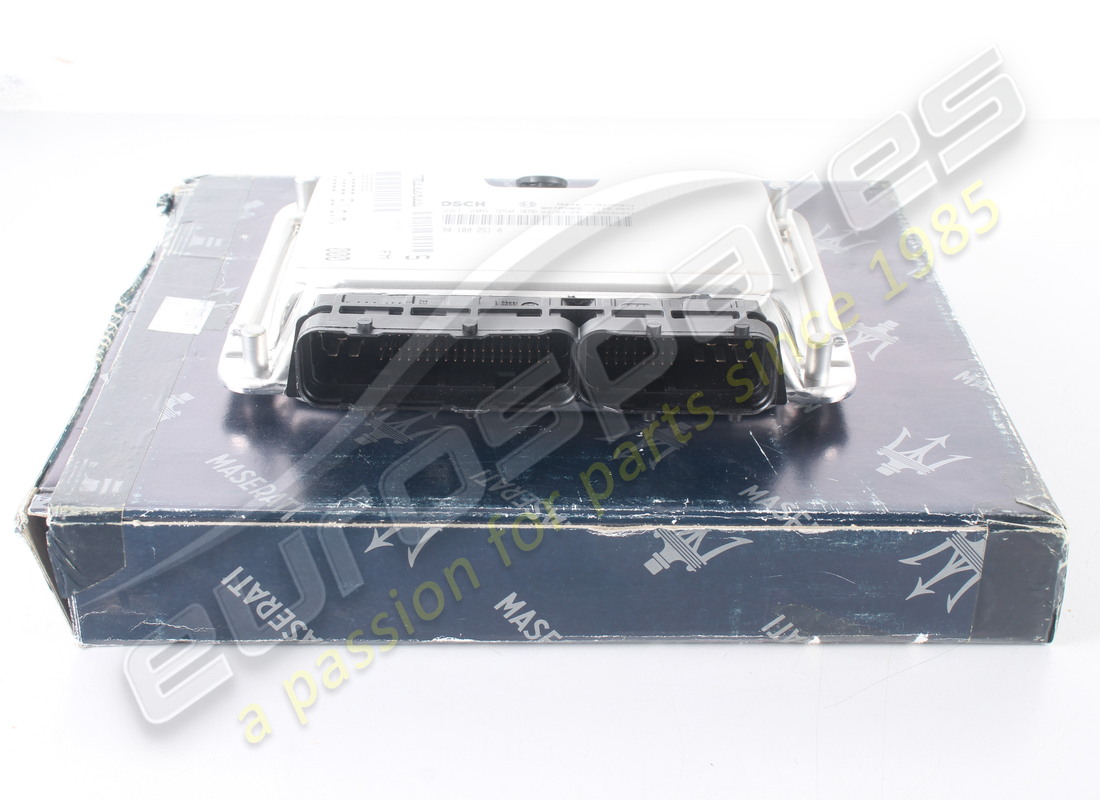 nouveau calculateur moteur maserati. numéro de pièce 198866 (1)