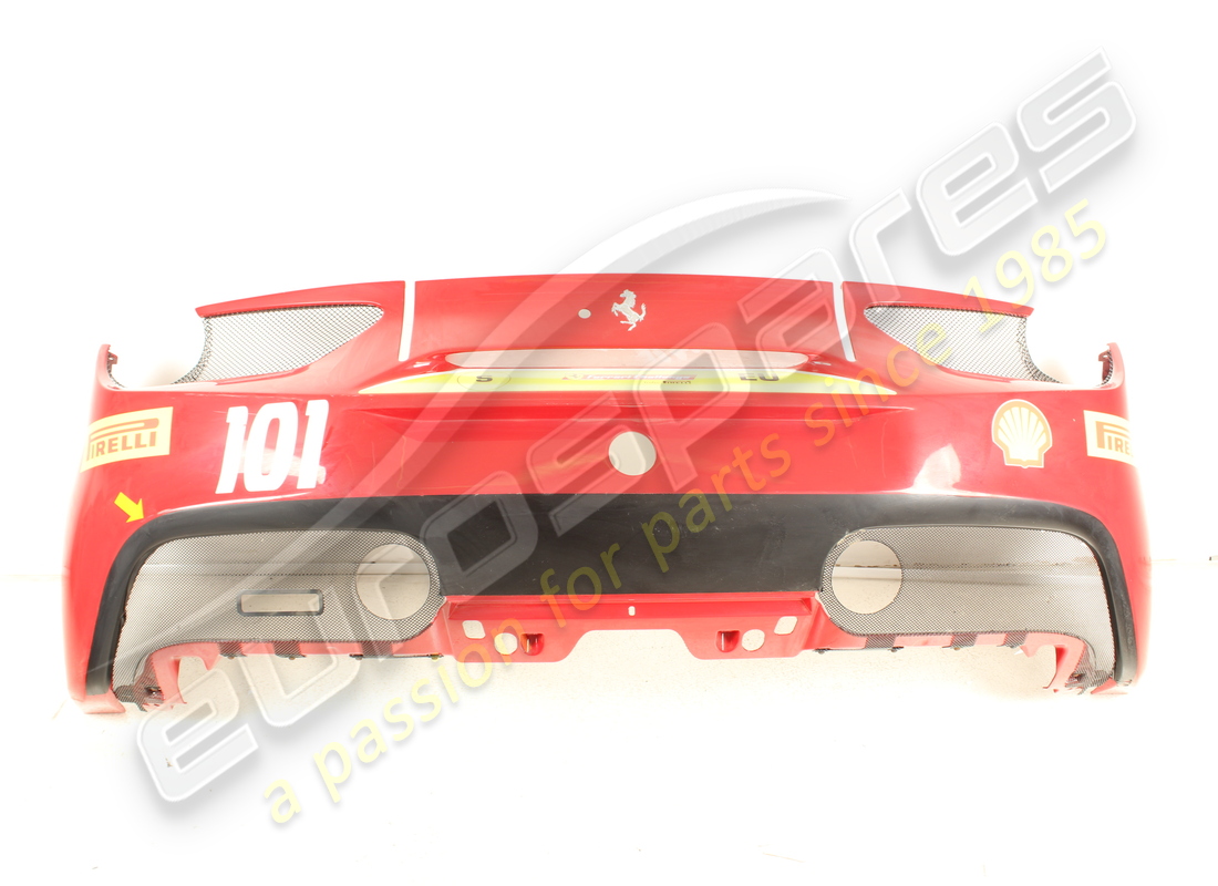 UTILISÉ Ferrari PARE-CHOCS ARRIÈRE. NUMÉRO DE PIÈCE 88582400 (1)