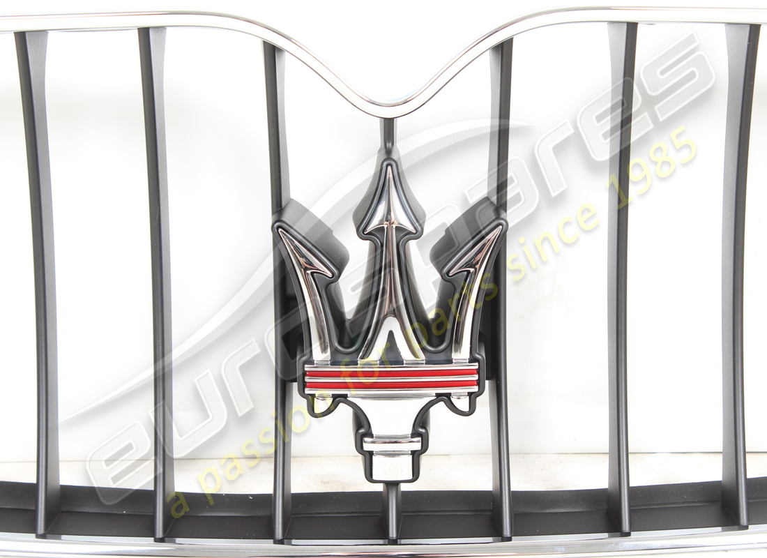 nouvelle grille de pare-chocs noire avec encadrement chromé (type capteur de stationnement). numéro de pièce 81256000 (3)