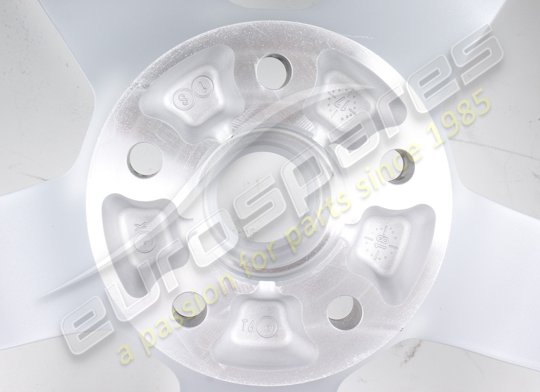 NOUVELLE ROUE ARRIÈRE FERRARI. NUMÉRO DE PIÈCE 328467 (4) nouvelle roue arrière ferrari. numéro de pièce 328467 (4)