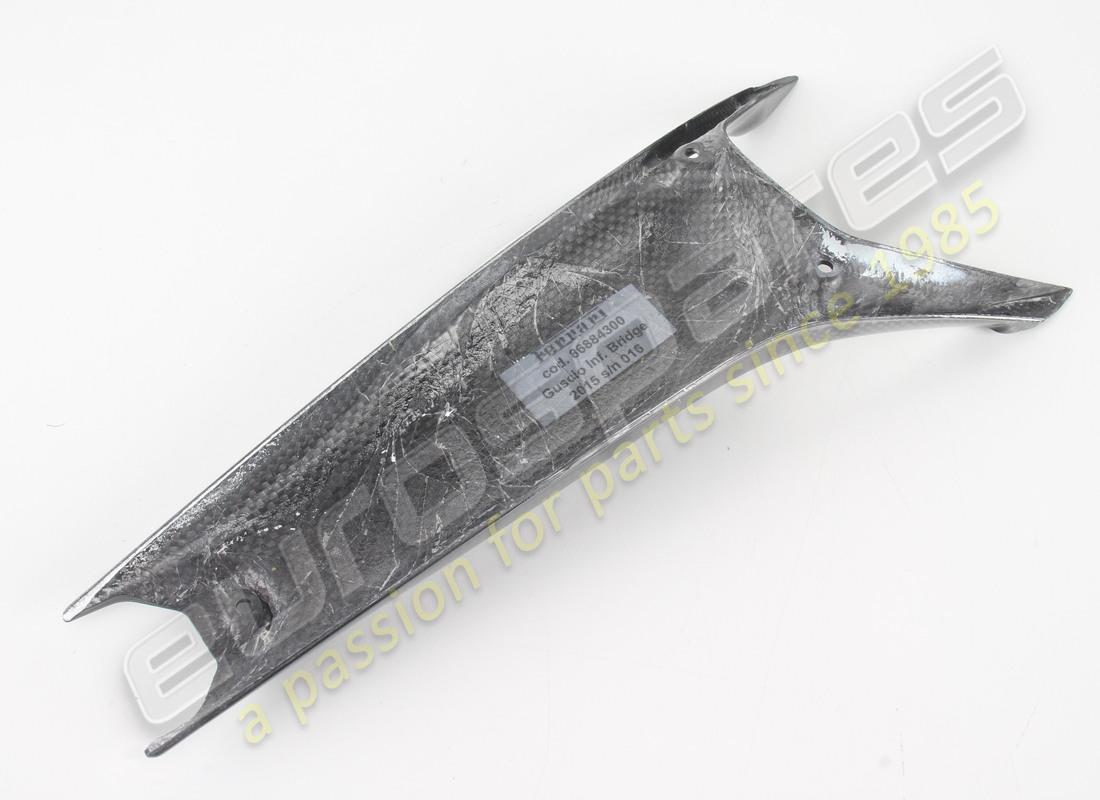 nouvelle coque inférieure de pont ferrari. numéro de pièce 86884300 (3)