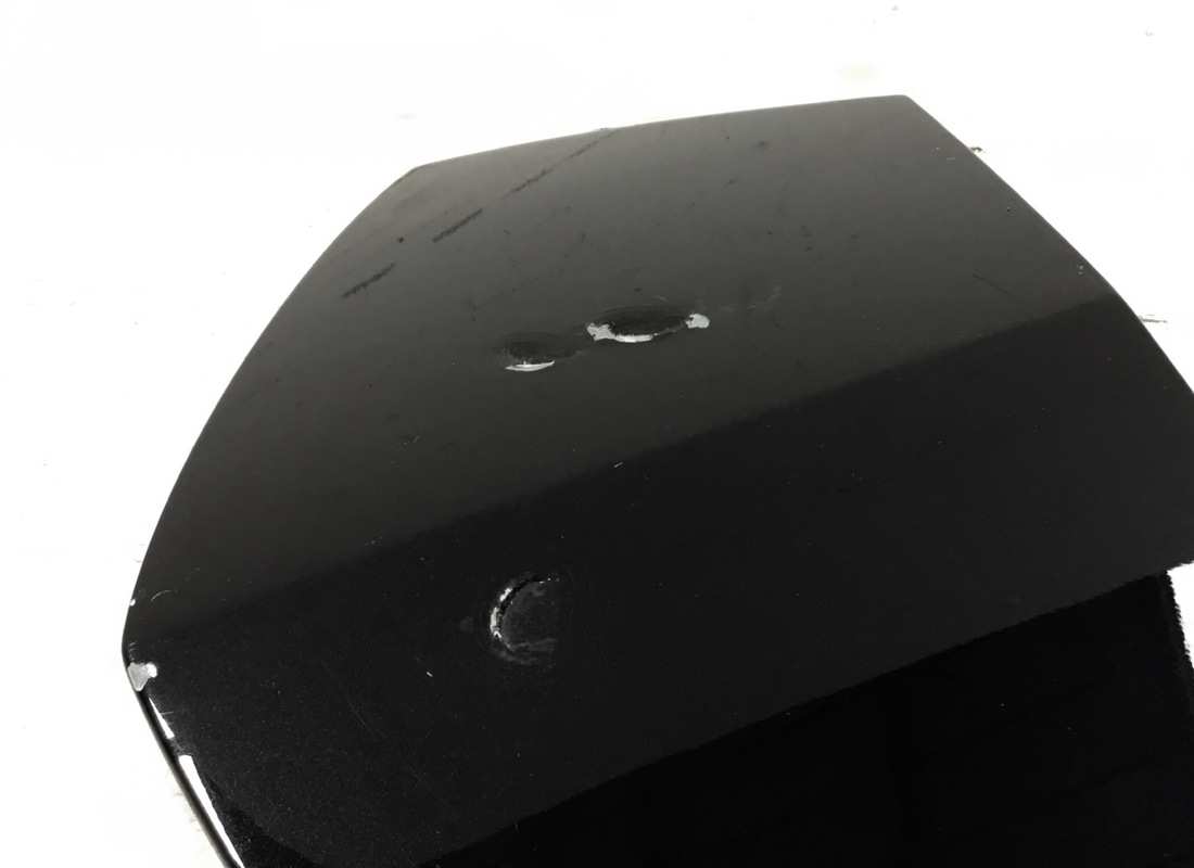 spoiler arrière lamborghini endommagé. numéro de pièce 470827933 (2)