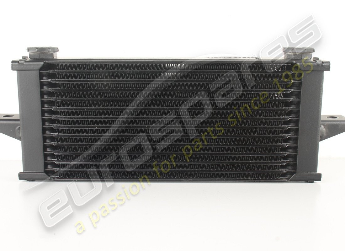nouveau radiateur à huile maserati. numéro de pièce 200188 (1)