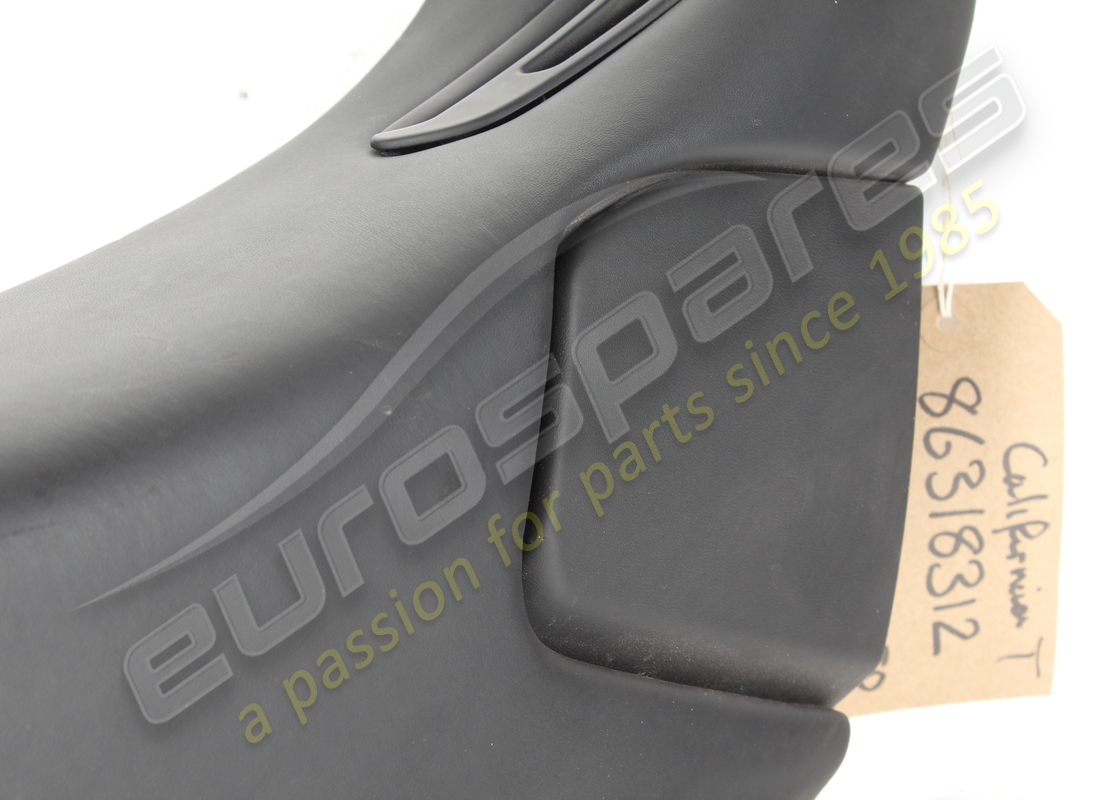 garniture arrière supérieure gauche d'occasion ferrari. numéro de pièce 86318312 (3)