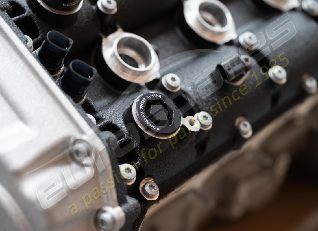 nouveau moteur lamborghini lp700. numéro de pièce 399900138 (7)