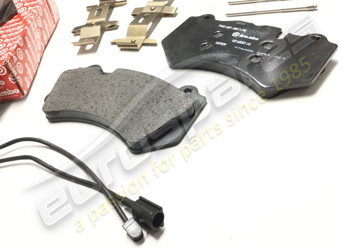 nouveau kit ferrari de plaquettes avant. numéro de pièce 70001086 (2)