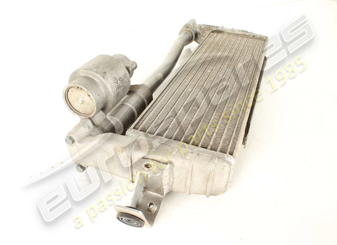 refroidisseur d'huile lamborghini utilisé. numéro de pièce 400117015 (2)