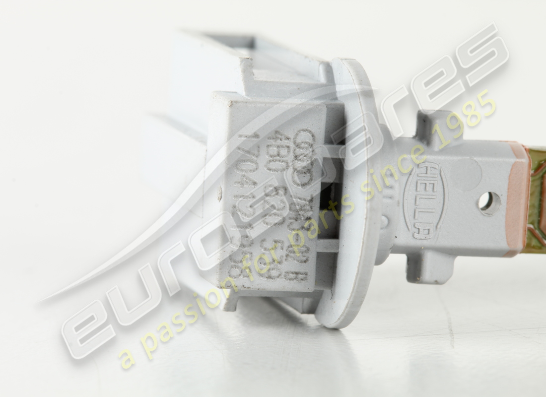 nouveau capteur de température lamborghini. référence 4b0820539 (3)