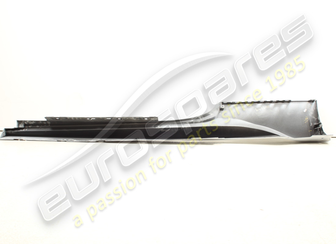 nouvelle garniture sous-porte droite complète ferrari. numéro de pièce 89265110 (2)