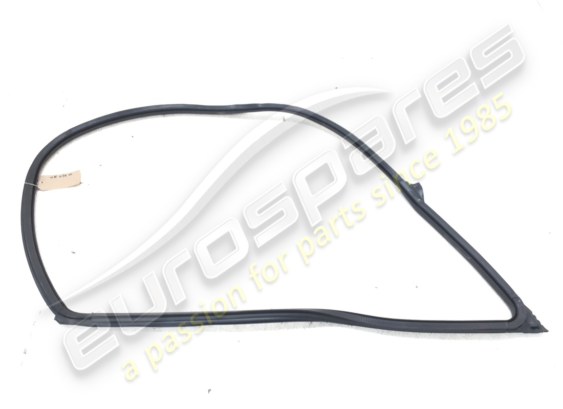 grattoir à vitre de porte arrière g d'occasion maserati g. numéro de pièce 670032886 (2)