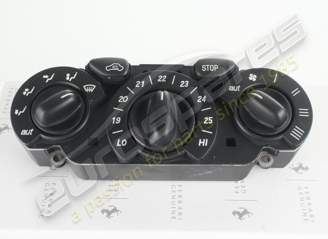 nouveau tableau de bord de commande de climatisation ferrari. numéro de pièce 65520500 (1)
