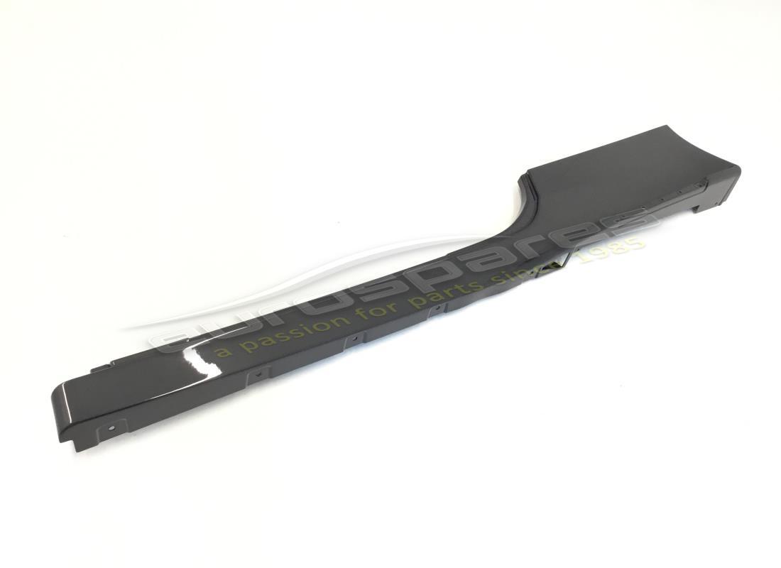 garniture sous-porte gauche ferrari reconditionnée. numéro de pièce 85984700 (1)
