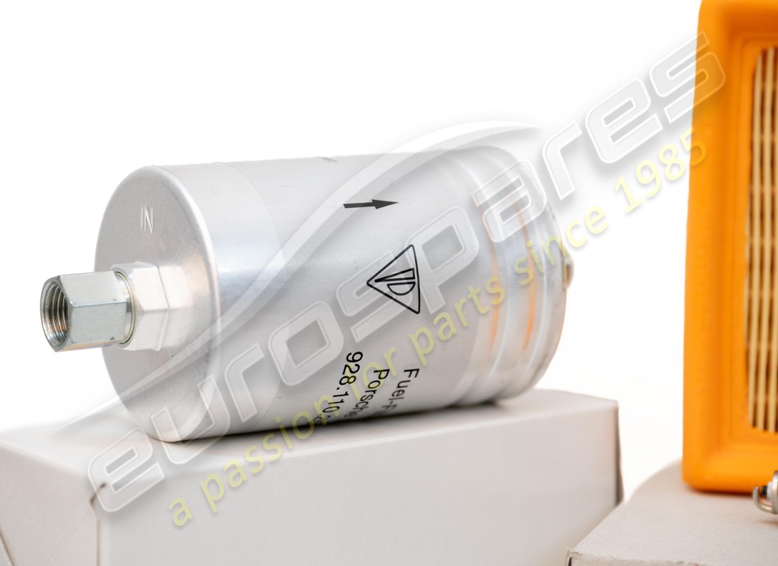 KIT D'ENTRETIEN NEUF PORSCHE - POUR - ENTRETIEN PÉRIODIQUE - COMPRENANT :. NUMÉRO DE PIÈCE 94410093002 (3) kit d'entretien neuf porsche - pour - entretien périodique - comprenant :. numéro de pièce 94410093002 (3)