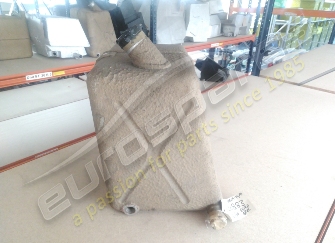 nouveau réservoir de carburant gauche ferrari. numéro de pièce 820883 (2)
