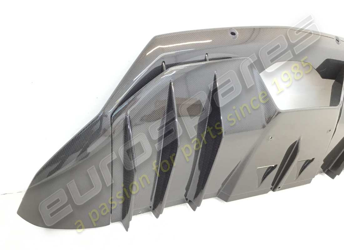 diffuseur arrière en carbone reconditionné lamborghini. numéro de pièce 470807539m (2)