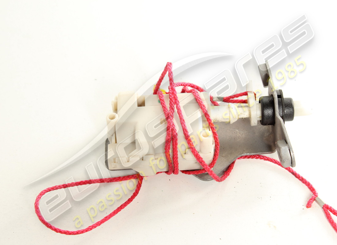utilisé ferrari actionneur. numéro de pièce 85143200 (2)