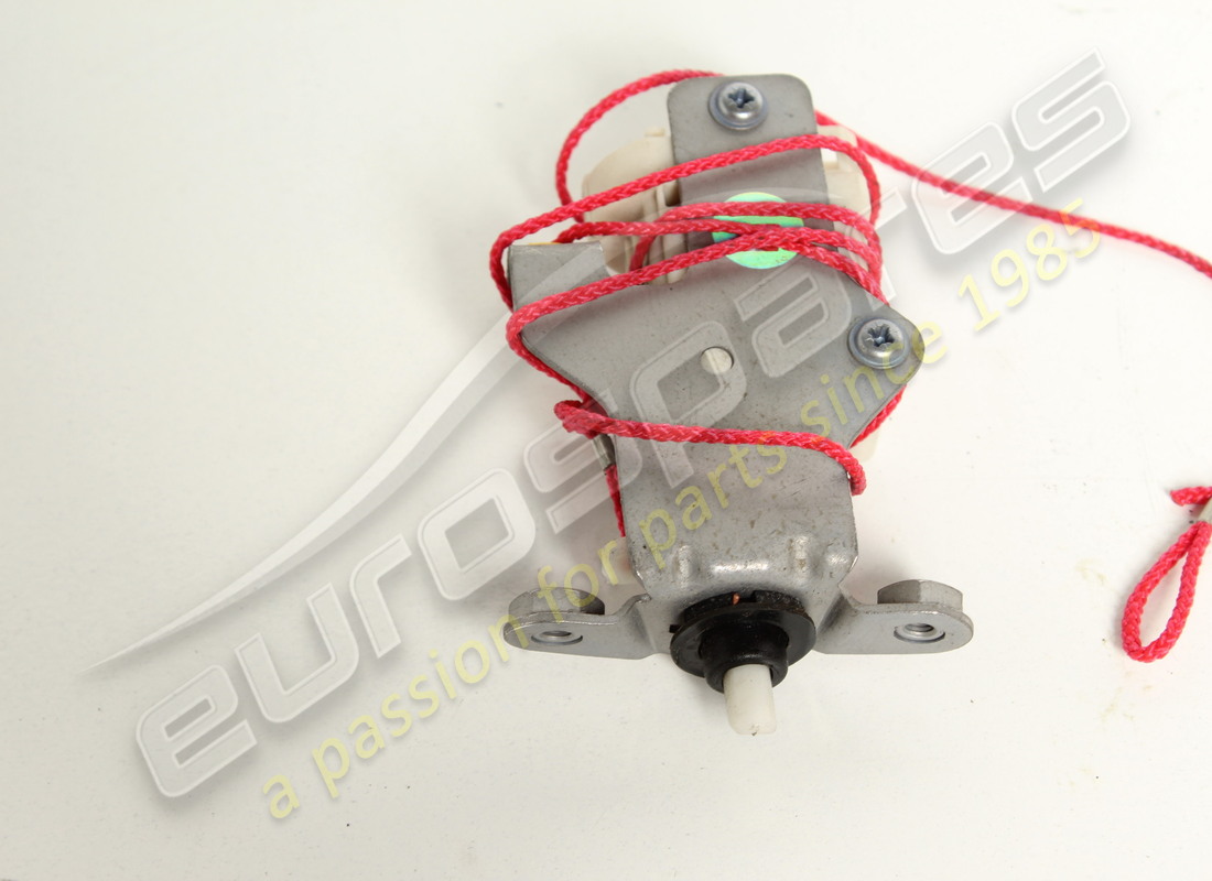 ACTIONNEUR Ferrari UTILISÉ. NUMÉRO DE PIÈCE 85143200 (1)