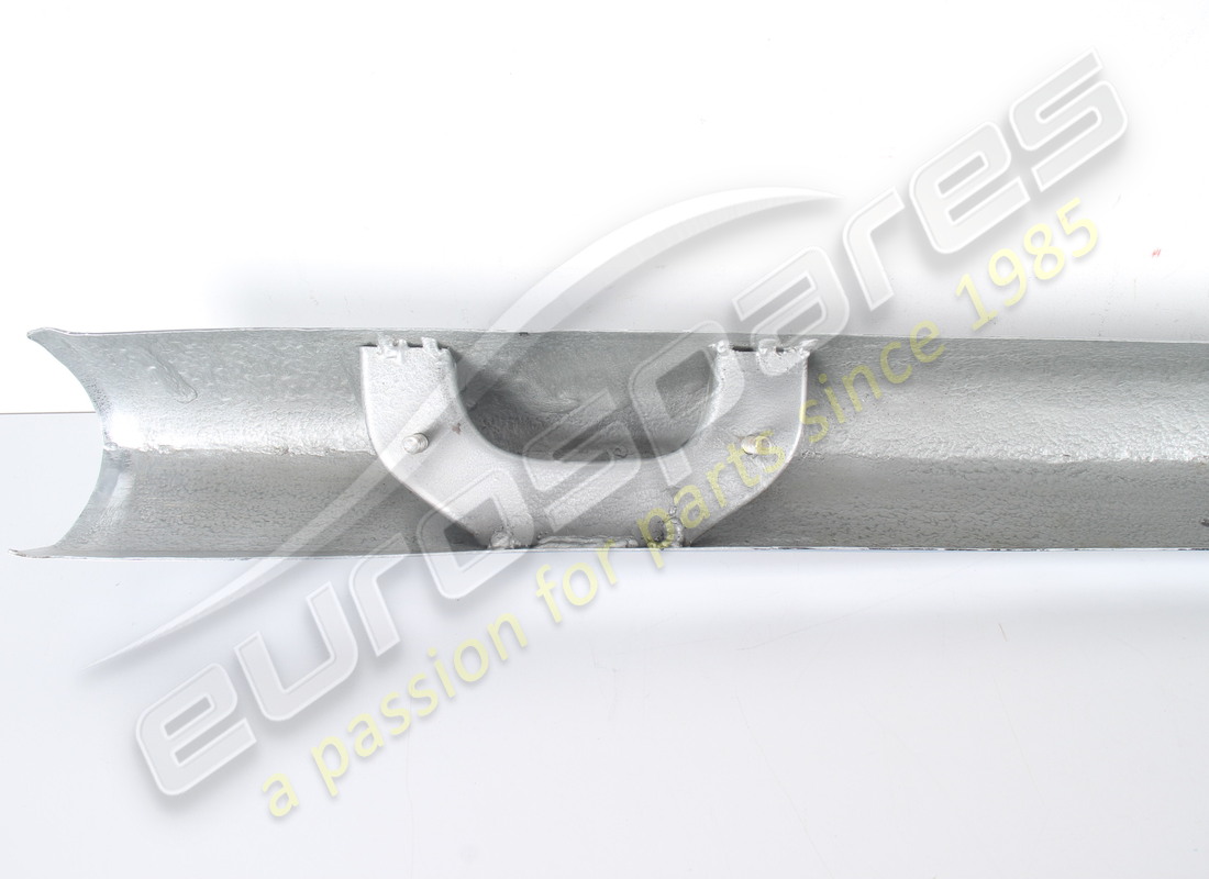 NOUVEAU FERRARI 275GTB PARE-CHOCS ARRIÈRE CENTRAL. NUMÉRO DE PIÈCE 20401709 (3) nouveau ferrari 275gtb pare-chocs arrière central. numéro de pièce 20401709 (3)