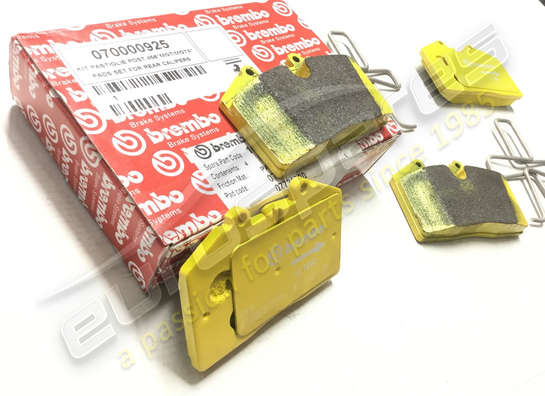 nouveau jeu de plaquettes ferrari pour étriers arrière. numéro de pièce 70000925 (3)