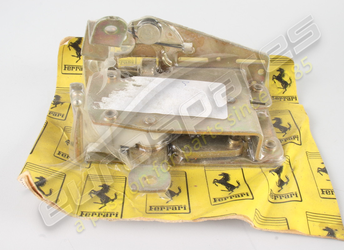 nouvelle serrure de porte gauche ferrari. numéro de pièce 61775500 (3)