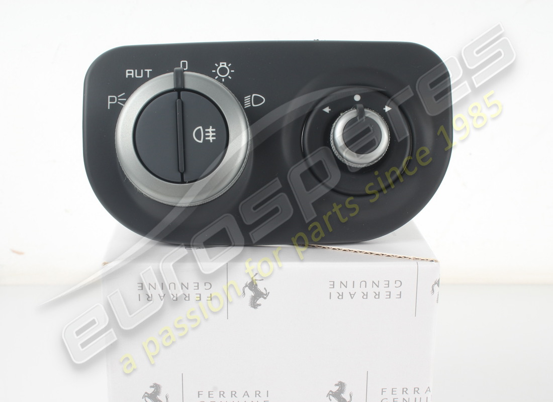 NOUVELLE PLAQUE FERRARI POUR FEUX ET RÉTROVISEUR. RÉFÉRENCE 227031 (3) nouvelle plaque ferrari pour feux et rétroviseur. référence 227031 (3)