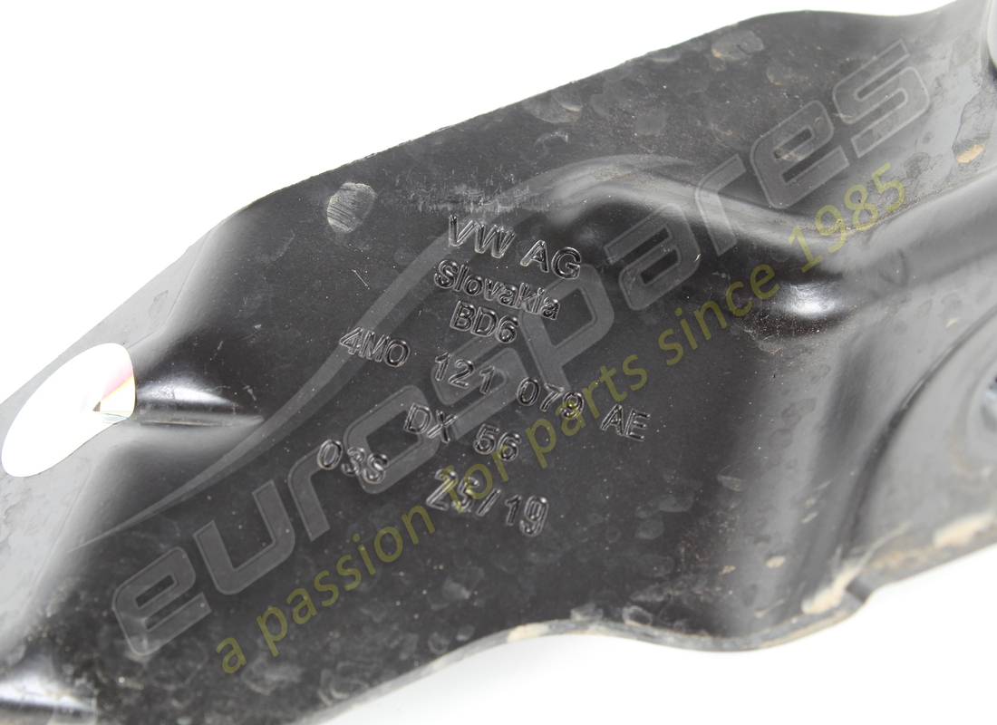 PLAQUE DE RETENUE D'OCCASION LAMBORGHINI. NUMÉRO DE PIÈCE 4M0121079AE (2) plaque de retenue d'occasion lamborghini. numéro de pièce 4m0121079ae (2)