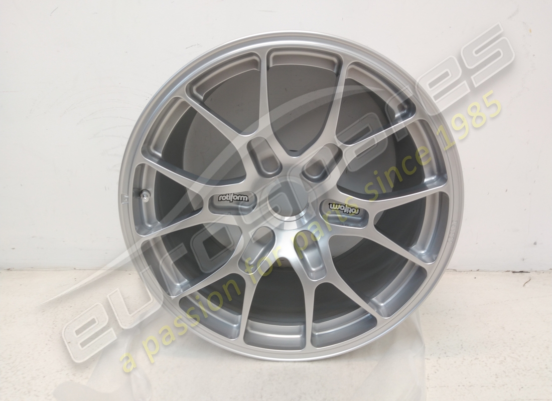 nouvelle roue arrière ferrari. numéro de pièce 341320 (1)