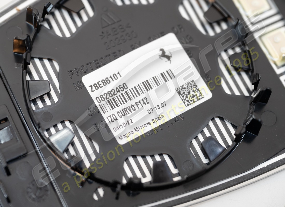 nouveau rétroviseur arrière externe gauche ferrari. numéro de pièce 82824500 (3)