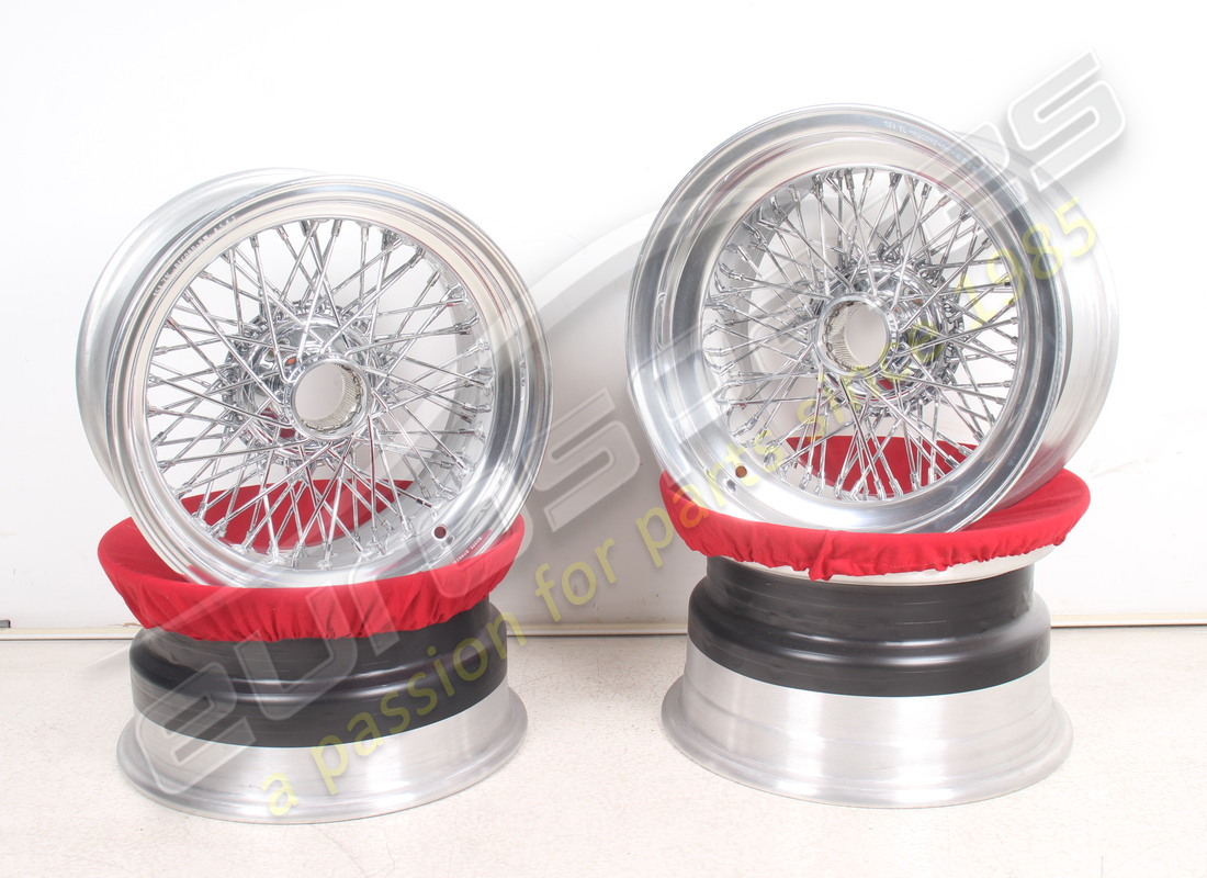 NOUVEAU FERRARI FIL BORRANI ROUES ENSEMBLE 15 X 7.5 POUCES. NUMÉRO DE PIÈCE 700835 (1) nouveau ferrari fil borrani roues ensemble 15 x 7.5 pouces. numéro de pièce 700835 (1)