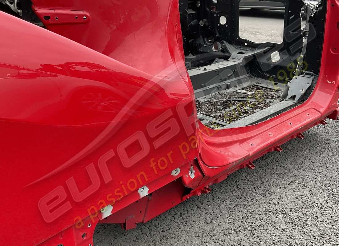 ferrari carrosserie complète utilisée. numéro de pièce 87260000 (9)