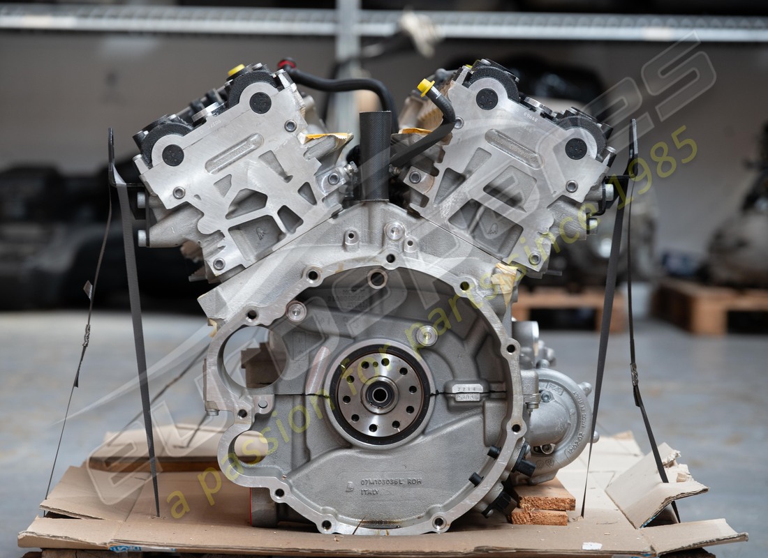 nouveau moteur lamborghini lp700. numéro de pièce 399900138 (4)
