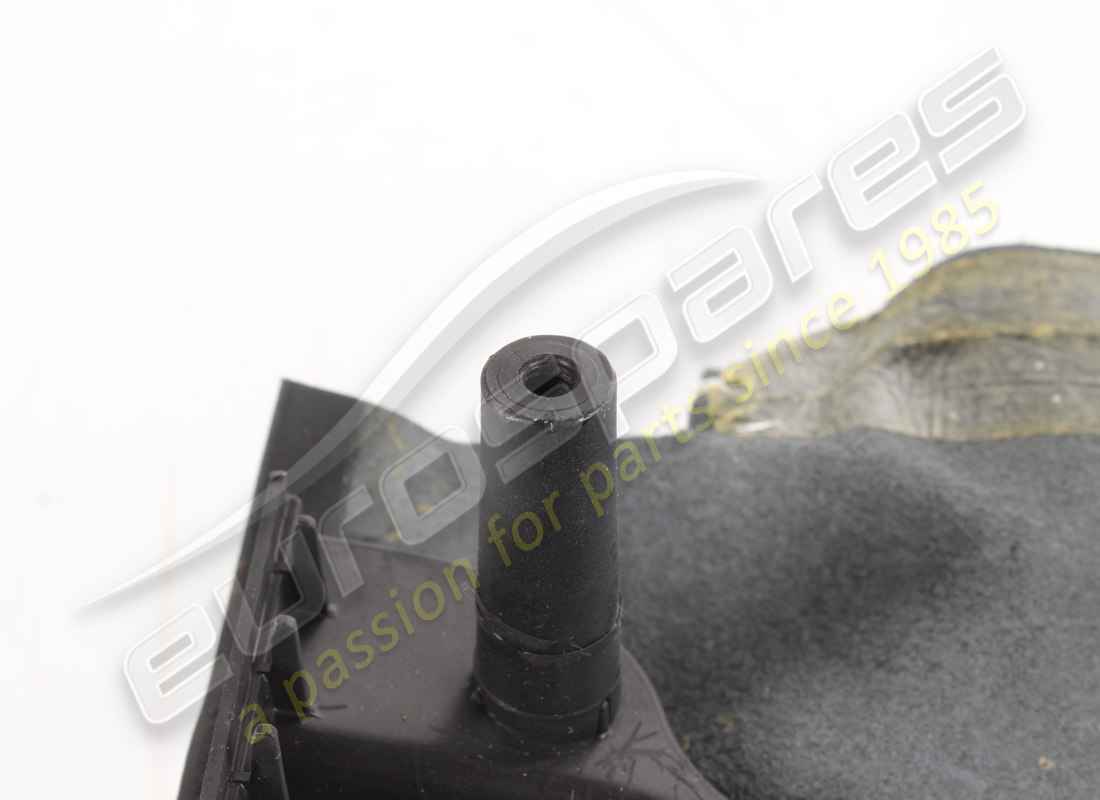 couvercle supérieur d'occasion ferrari - valable pour f1-. numéro de pièce 68097900 (7)