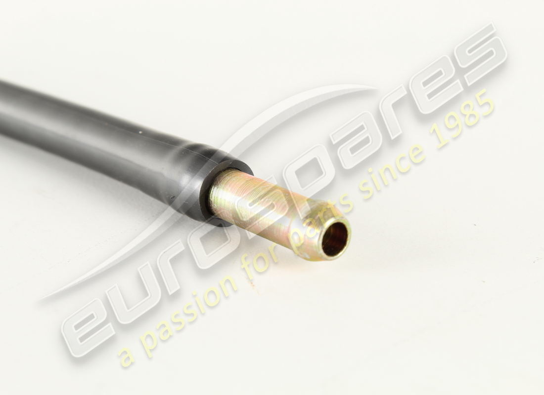 nouveau tuyau de carburant ferrari du régulateur de pression à la pompe gauche. numéro de pièce 141718 (3)