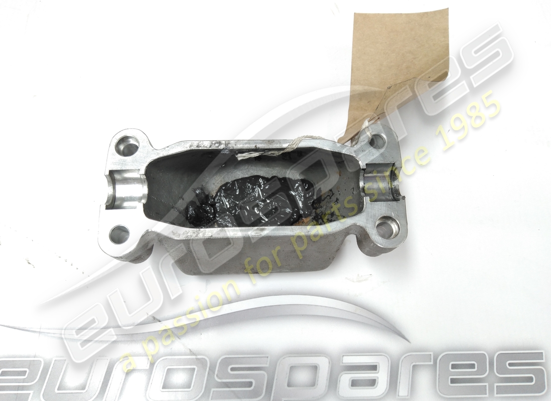 utilisé ferrari couvercle inférieur. numéro de pièce 104315 (2)