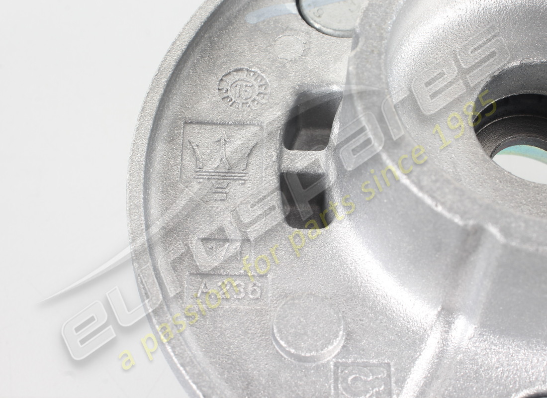 nouveau support supérieur maserati. numéro de pièce 670034710 (3)