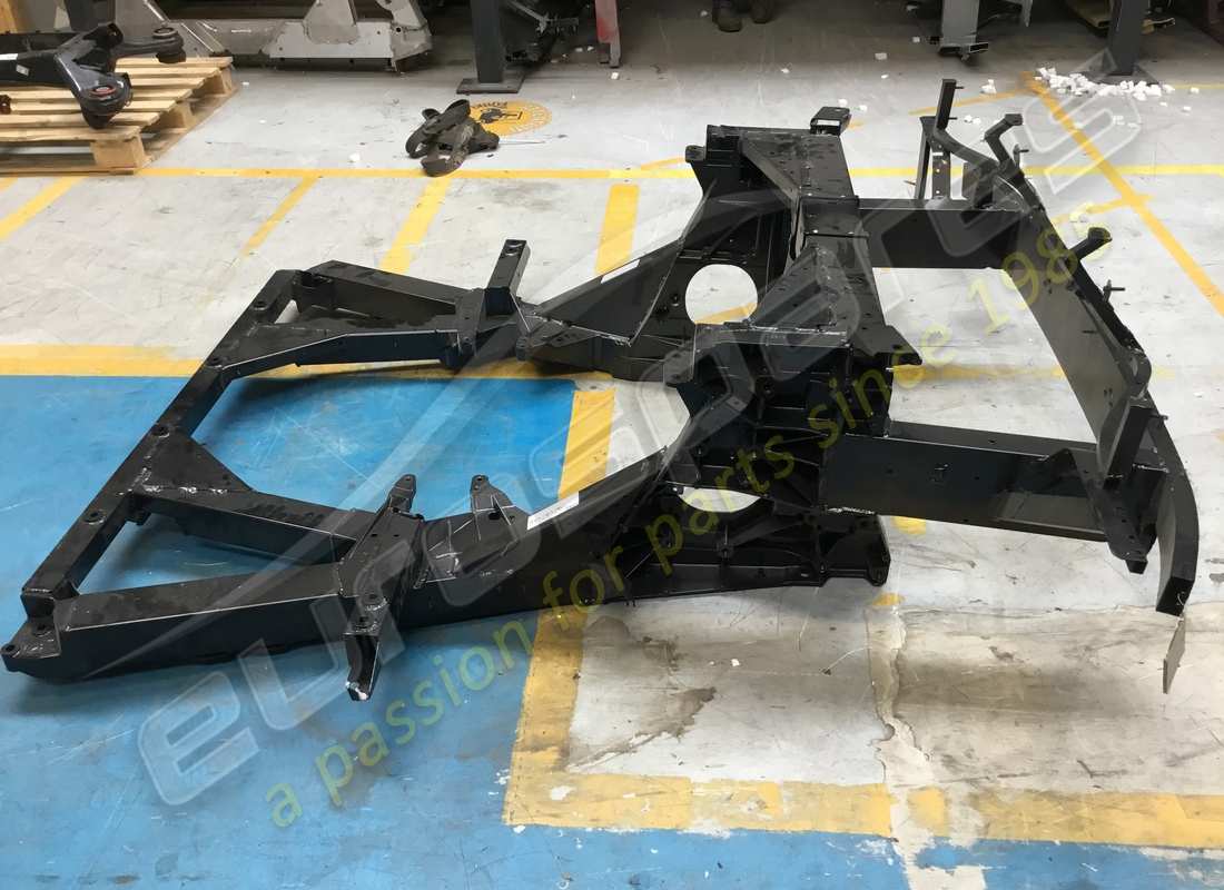 nouveau sous-châssis arrière ferrari. numéro de pièce 985280290 (8)