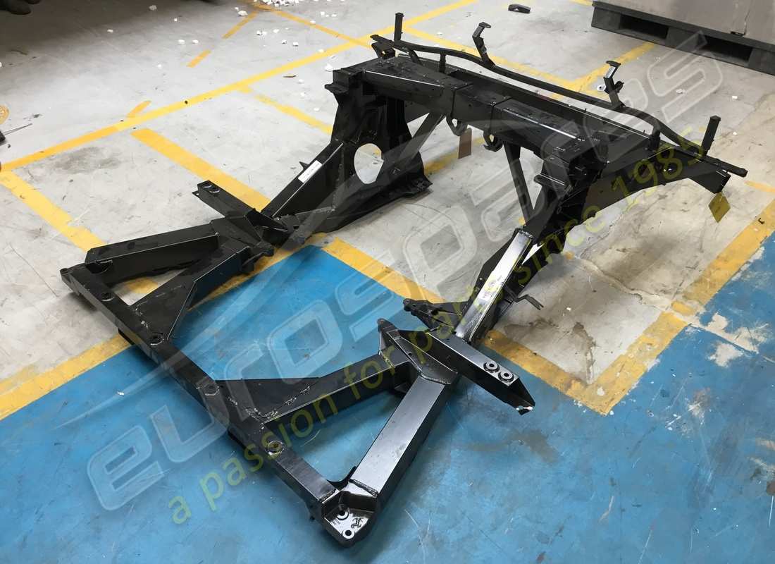 nouveau sous-châssis arrière ferrari. numéro de pièce 985280290 (6)