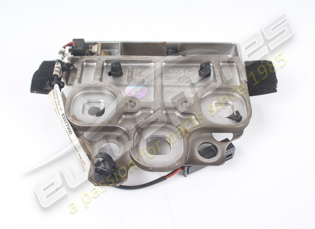 GÂCHE GAUCHE COMPLÈTE D'OCCASION FERRARI. NUMÉRO DE PIÈCE 83977900 (3) gâche gauche complète d'occasion ferrari. numéro de pièce 83977900 (3)