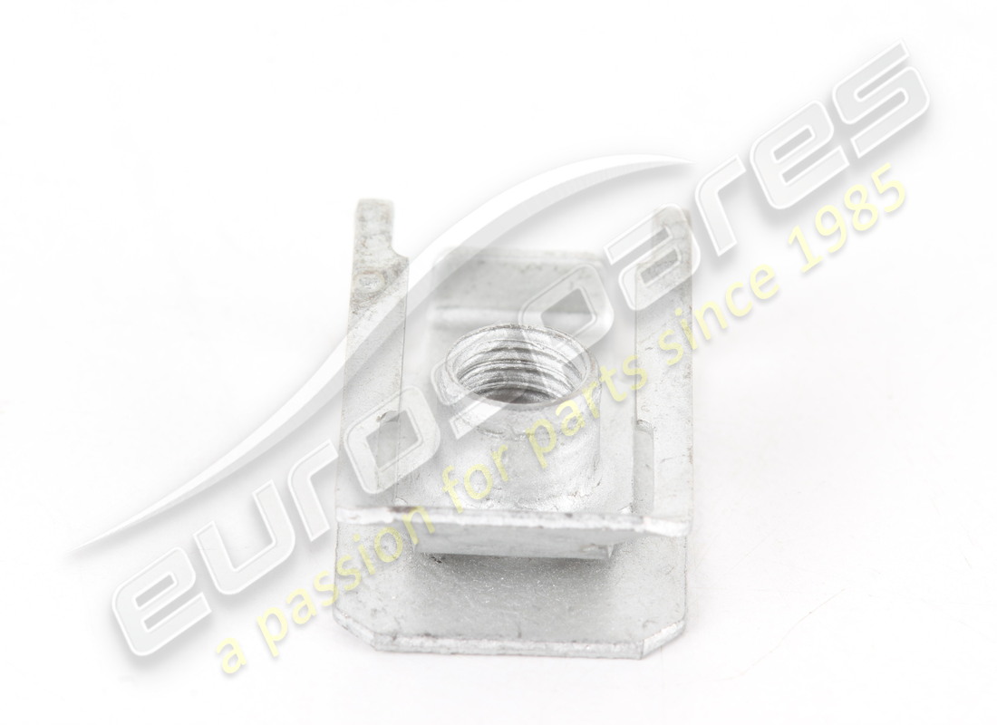 nouveau support ferrari. numéro de pièce 14189071 (3)