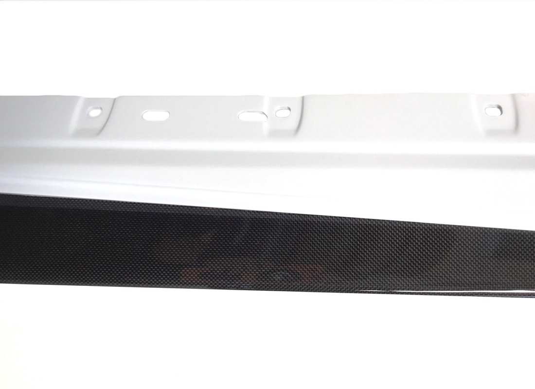 nouveau (autre) ferrari garniture sous-porte droite complète. numéro de pièce 766048 (2)