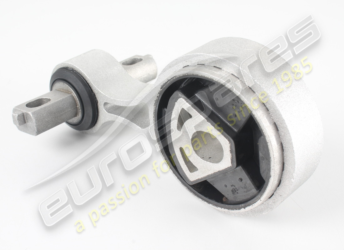 nouveau support de bielle haute maserati. numéro de pièce 670004297 (1)
