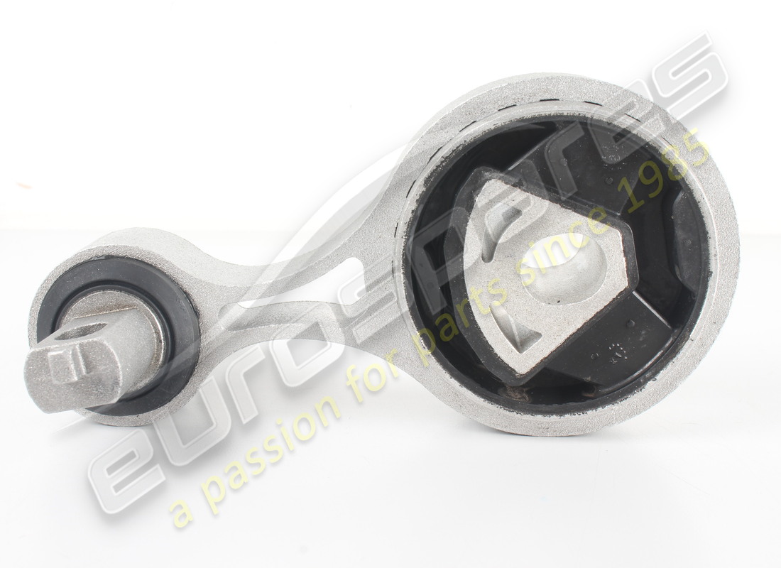 nouveau support de bielle haute maserati. numéro de pièce 670004297 (2)