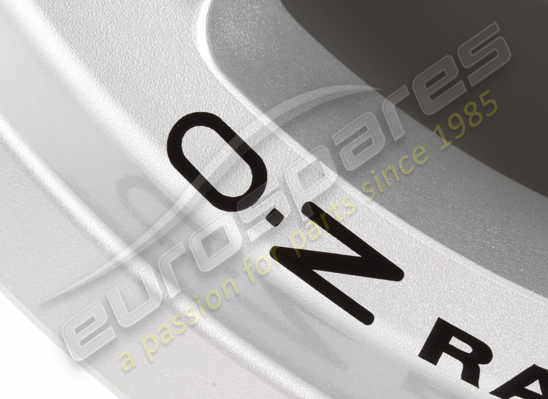 roue arrière neuve ferrari - oz racing (13jx17''). référence a2128 (3)