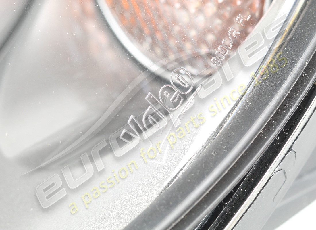 nouveau ferrari kit de feux avant lhd grigio. numéro de pièce 80224572 (2)