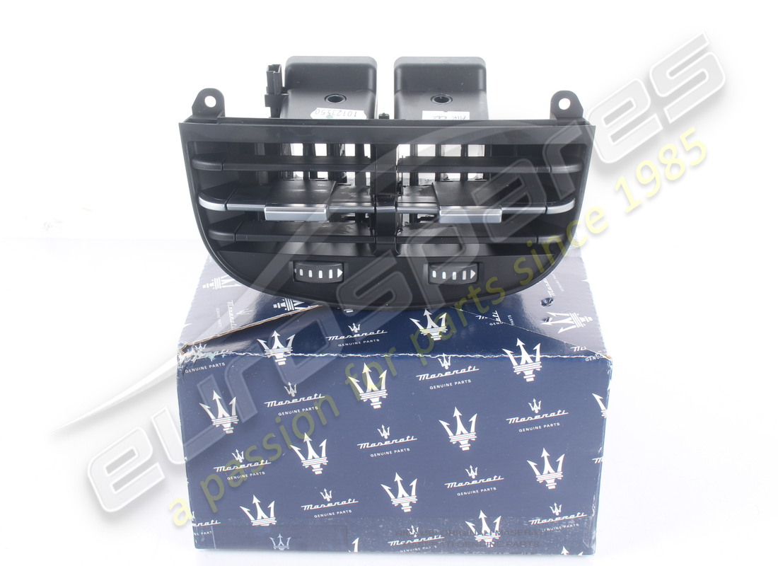 nouvelle prise d'air arrière maserati. numéro de pièce 670150960 (1)