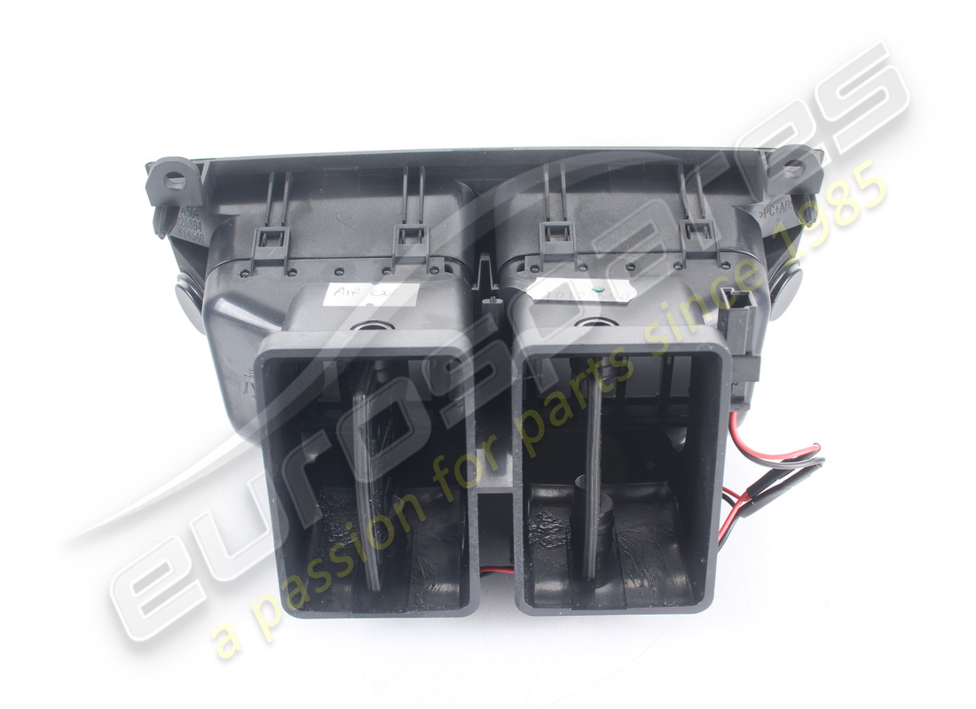 nouvelle prise d'air arrière maserati. numéro de pièce 670150960 (4)