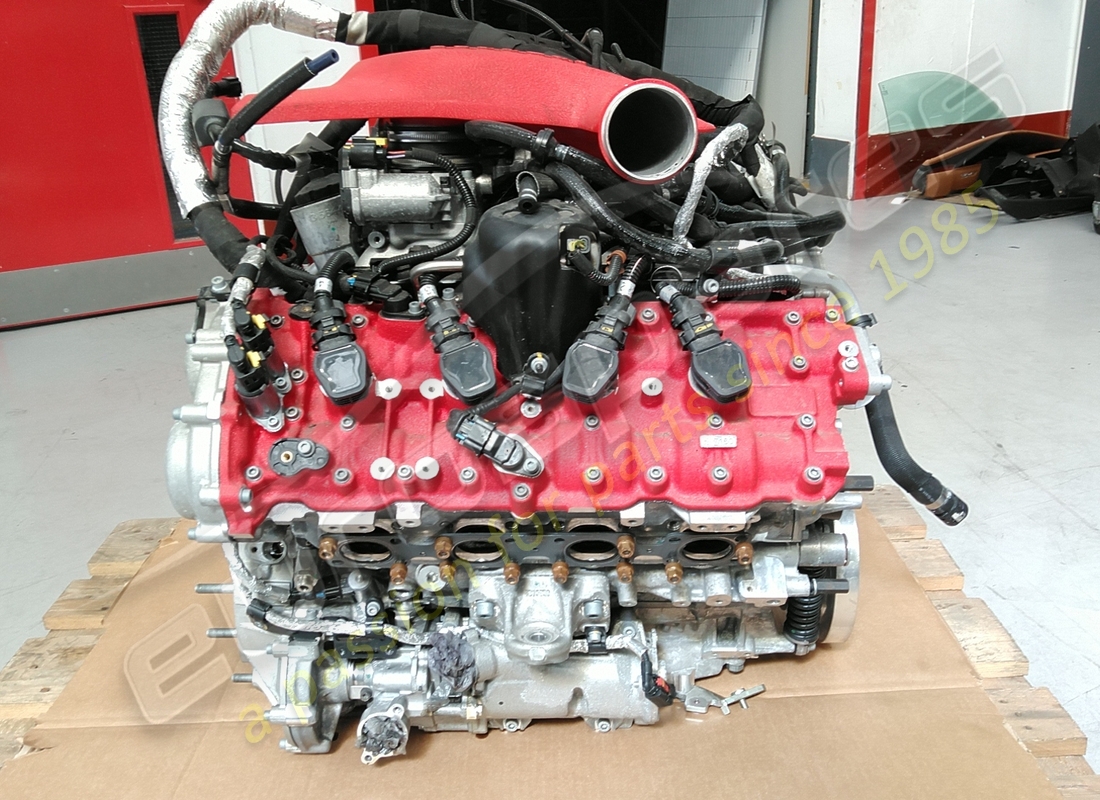 MOTEUR Ferrari F8 UTILISÉ. NUMÉRO DE PIÈCE 985000334 (1)